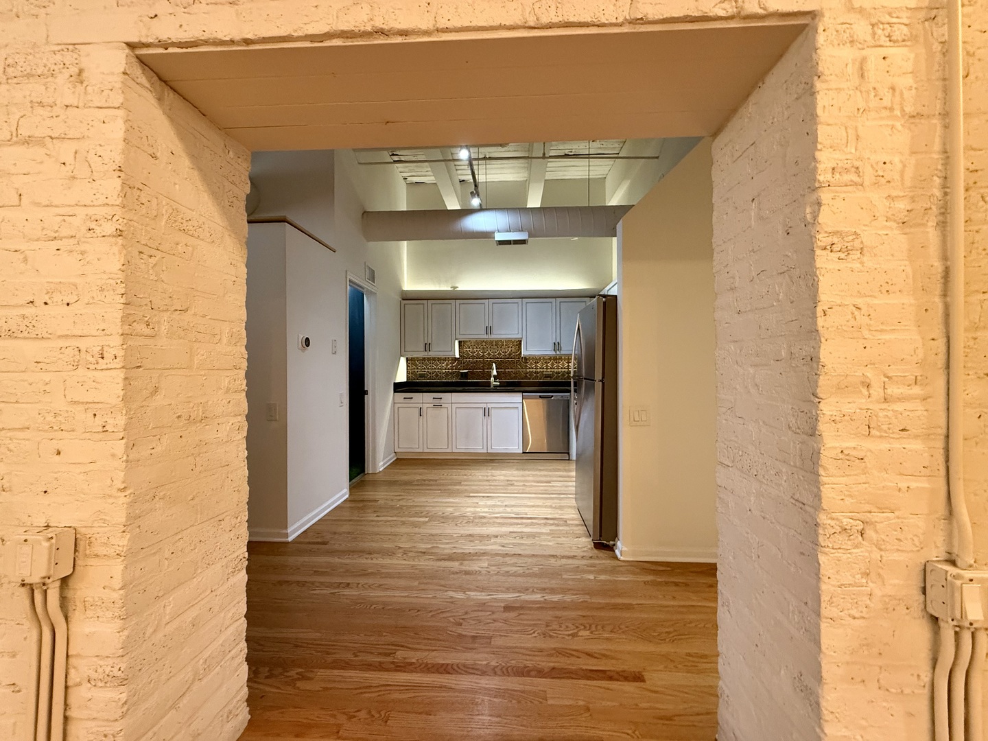 312 N May Street Unit: 4H