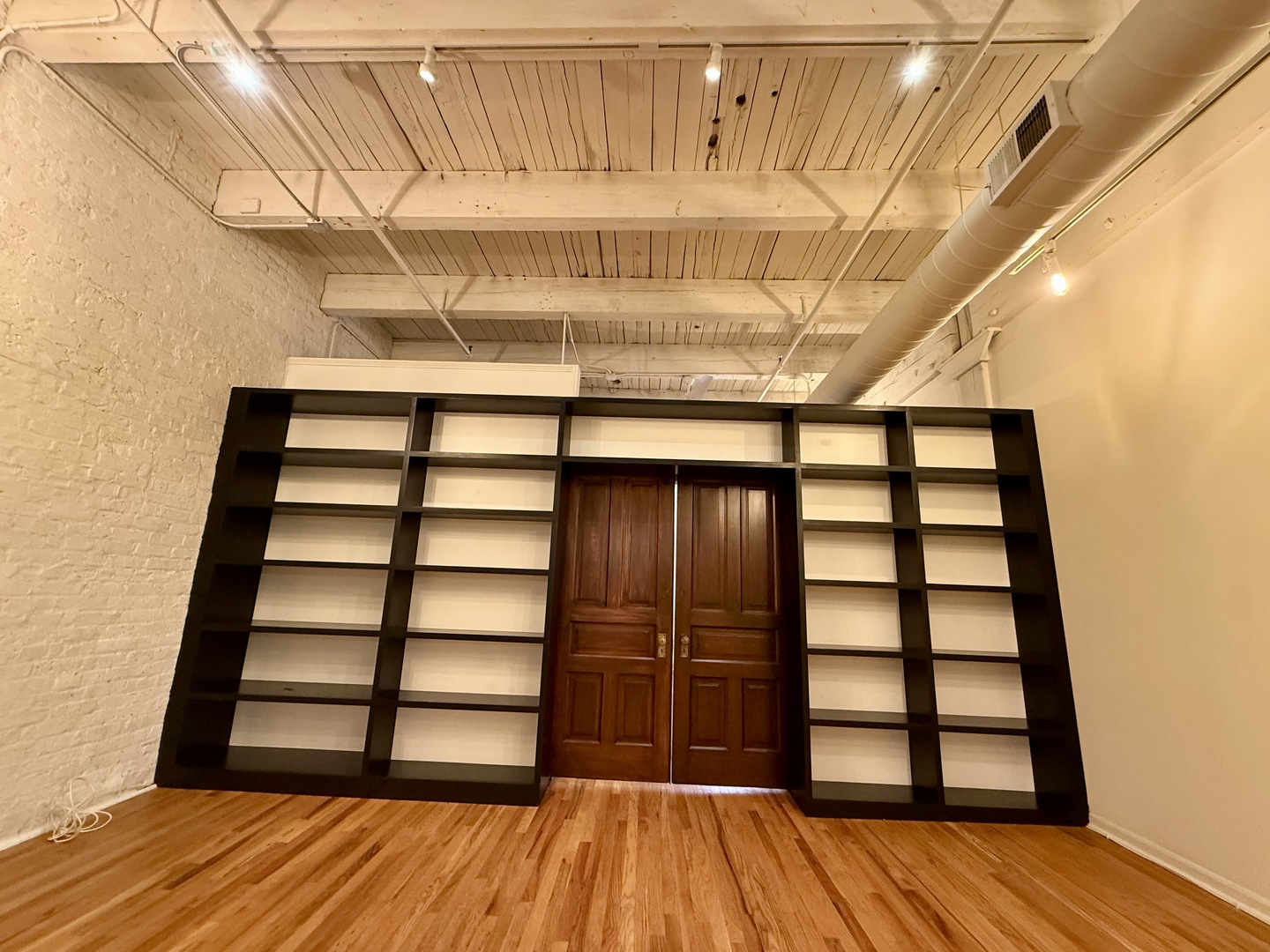 312 N May Street Unit: 4H