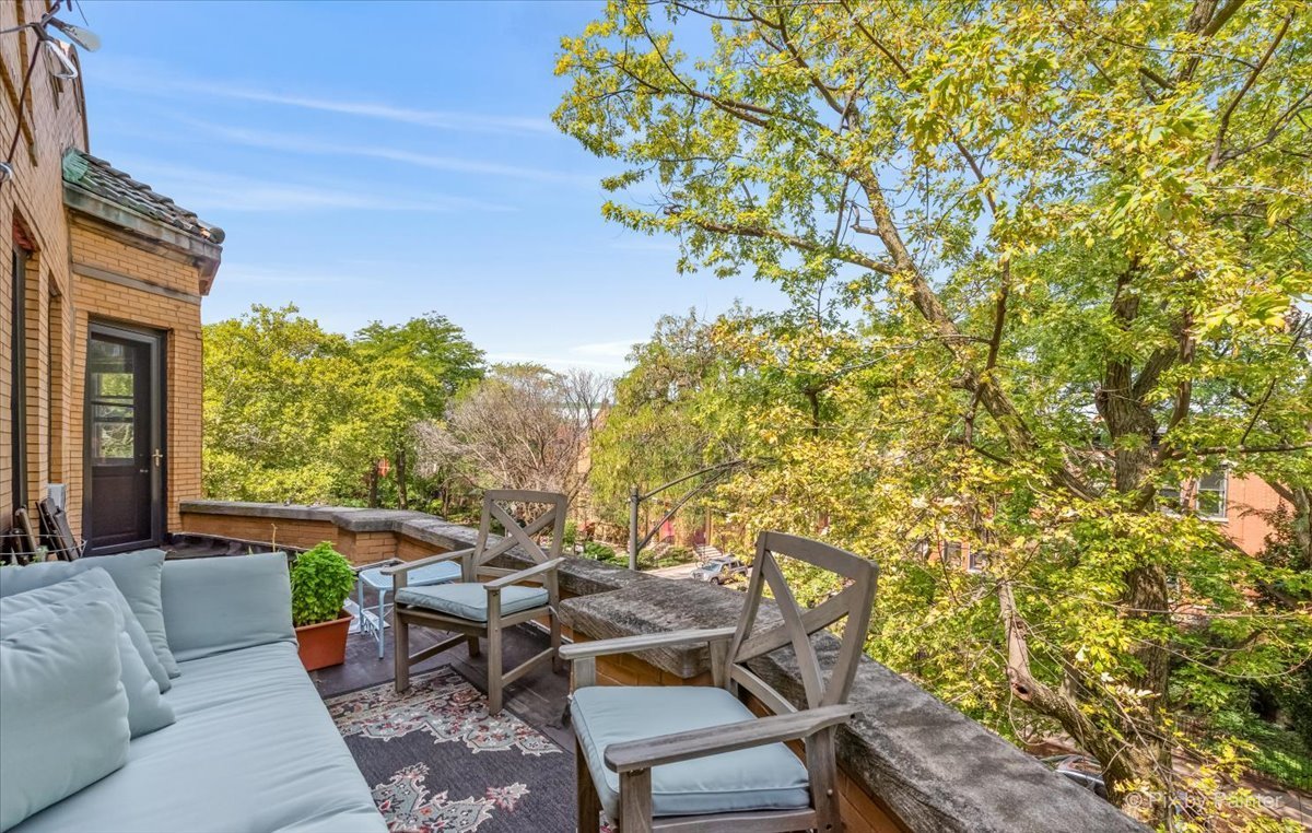 557 W Fullerton Parkway Unit: 3E