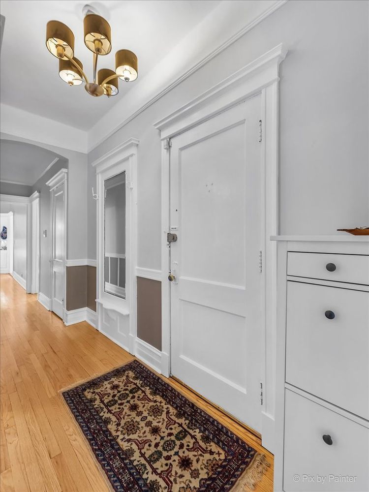 557 W Fullerton Parkway Unit: 3E