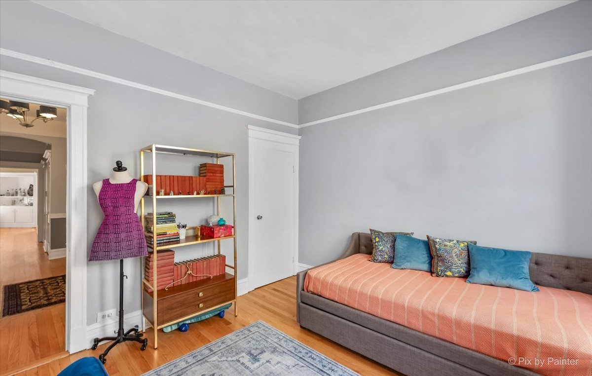 557 W Fullerton Parkway Unit: 3E