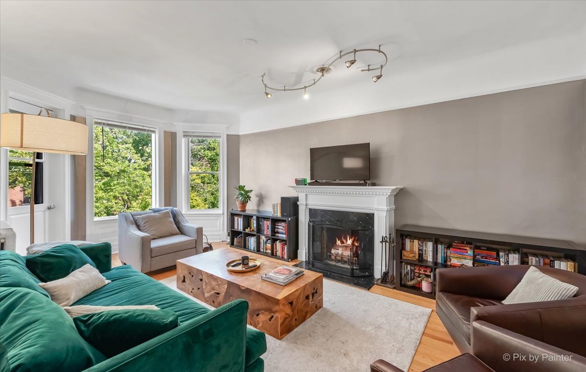 557 W Fullerton Parkway Unit: 3E