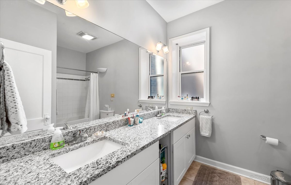557 W Fullerton Parkway Unit: 3E