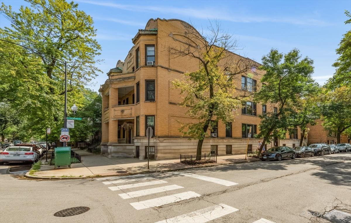 557 W Fullerton Parkway Unit: 3E