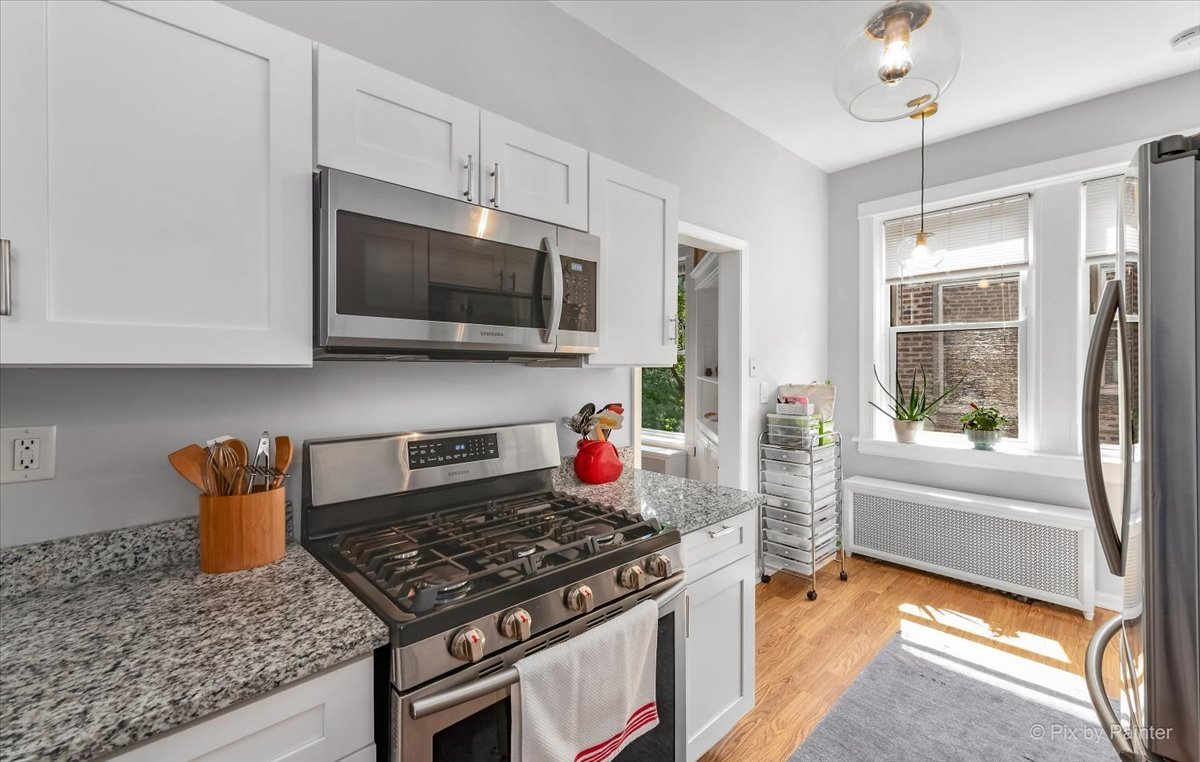557 W Fullerton Parkway Unit: 3E