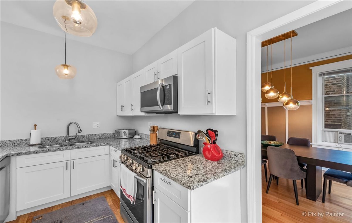 557 W Fullerton Parkway Unit: 3E