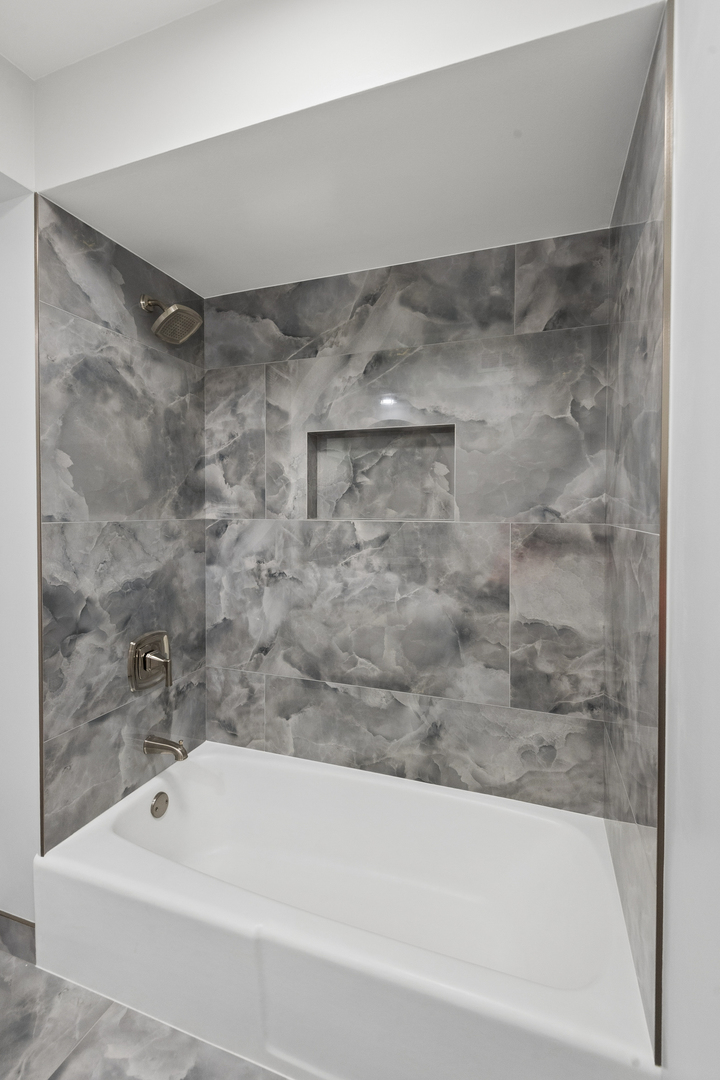 5251 Galitz Street Unit: 412