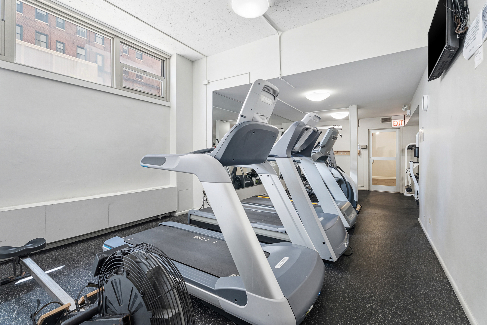 1550 N Lake Shore Drive Unit: 23F