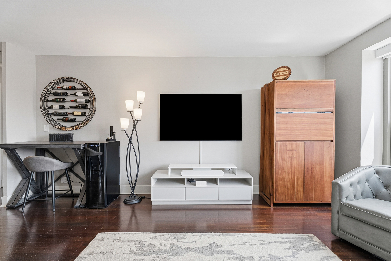 1550 N Lake Shore Drive Unit: 23F