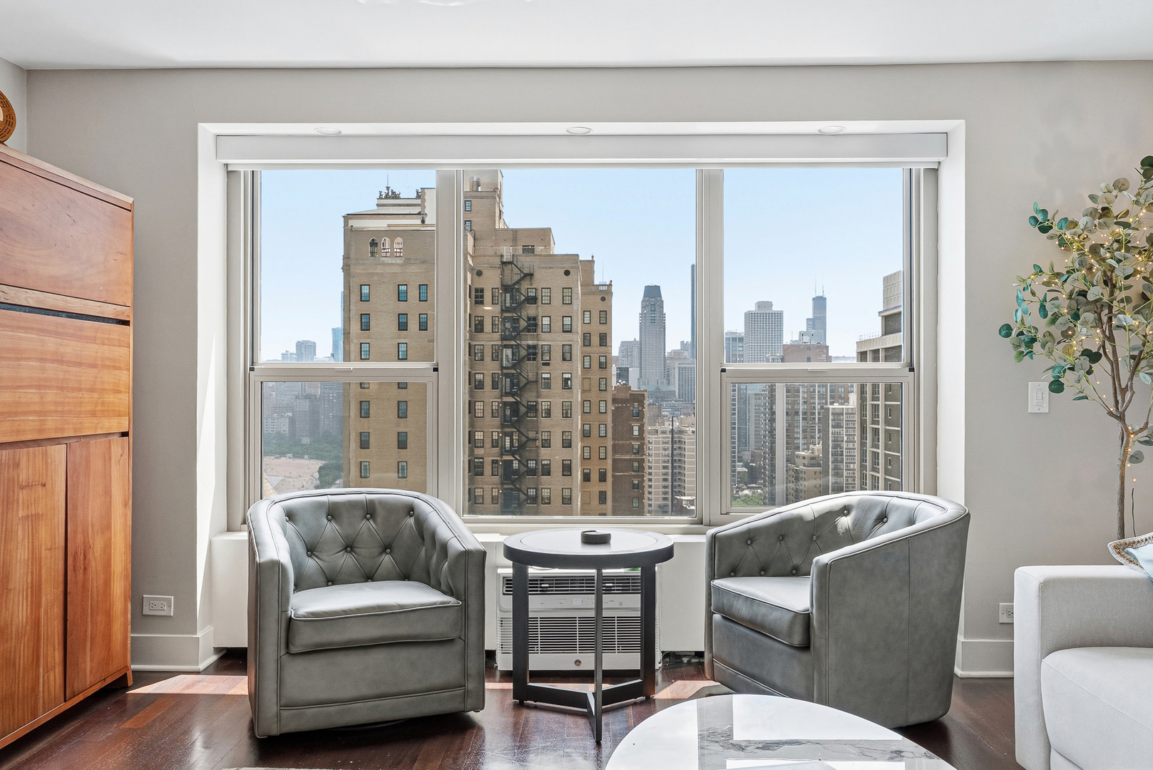 1550 N Lake Shore Drive Unit: 23F