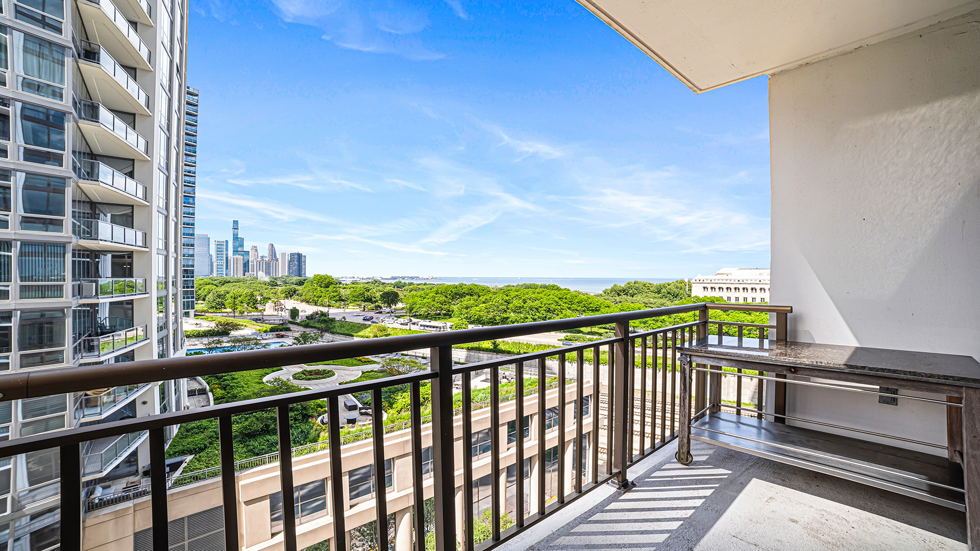 233 E 13th Street Unit: 1001
