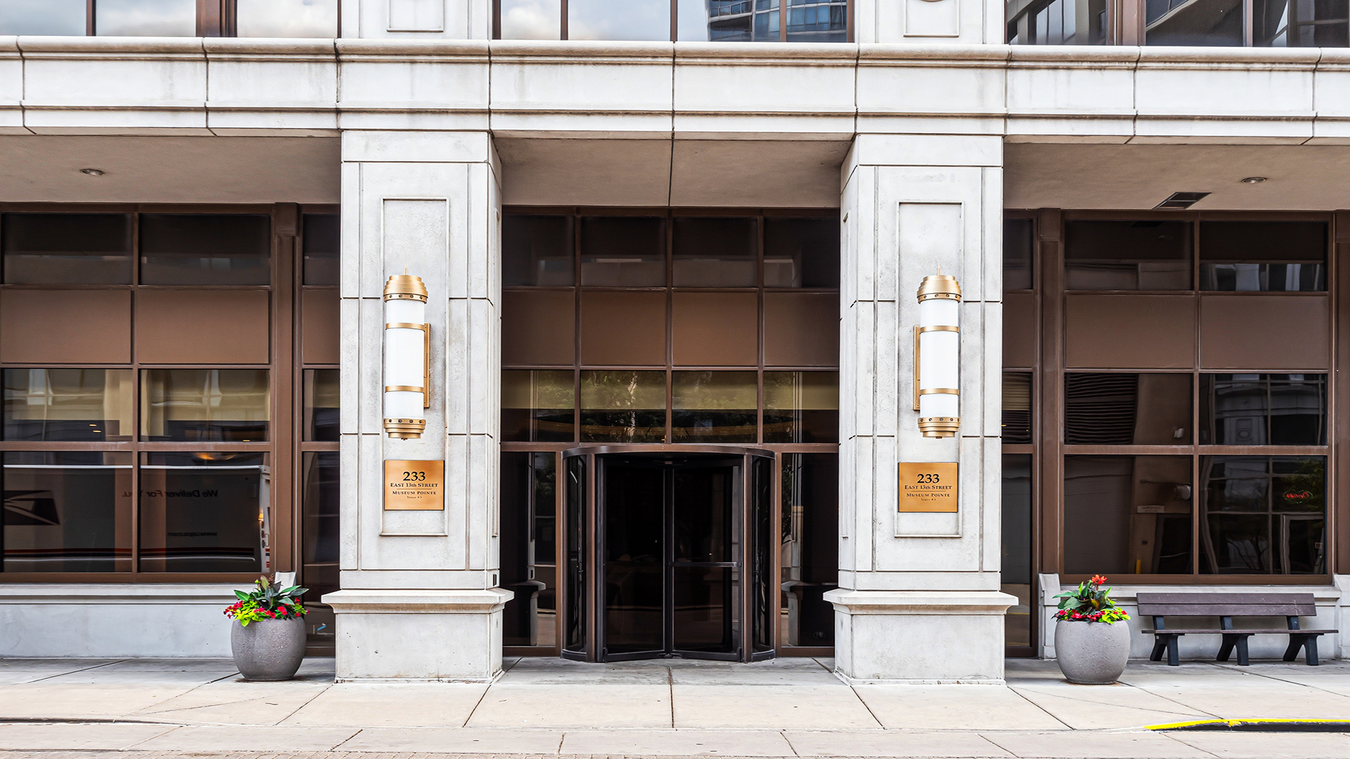 233 E 13th Street Unit: 1001