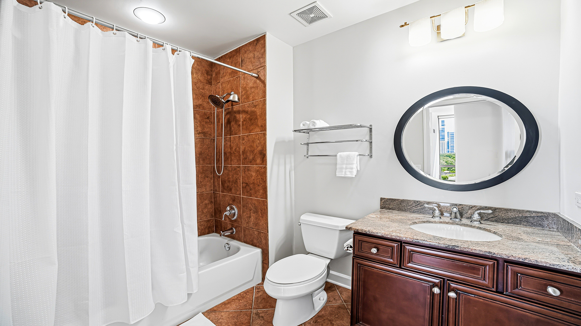 233 E 13th Street Unit: 1001