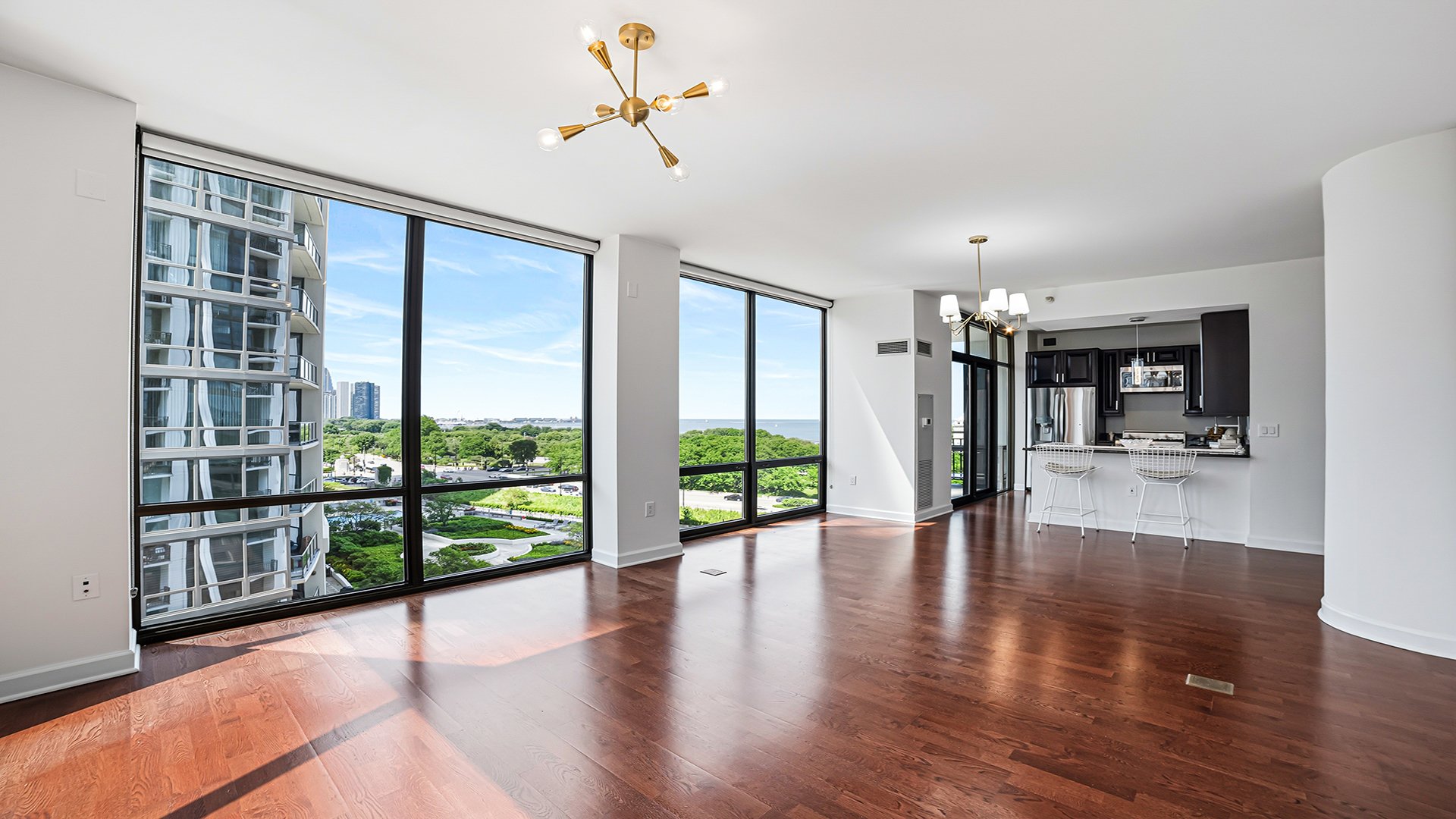 233 E 13th Street Unit: 1001