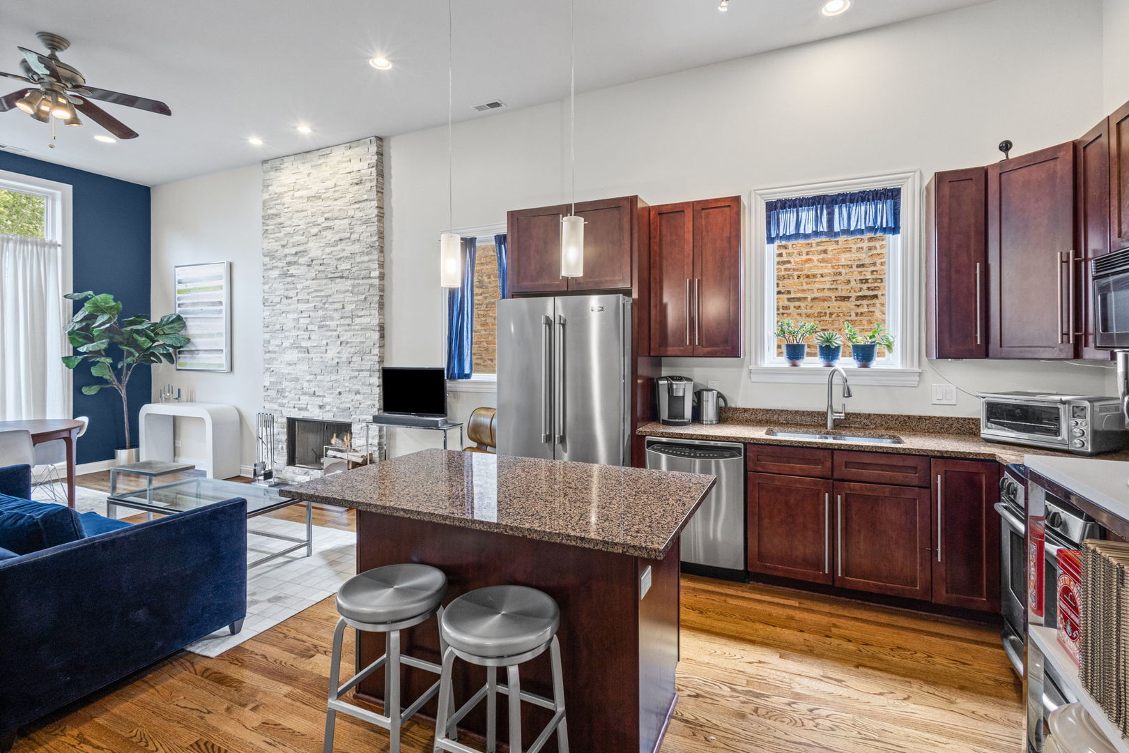 2623 W Evergreen Avenue Unit: 3E