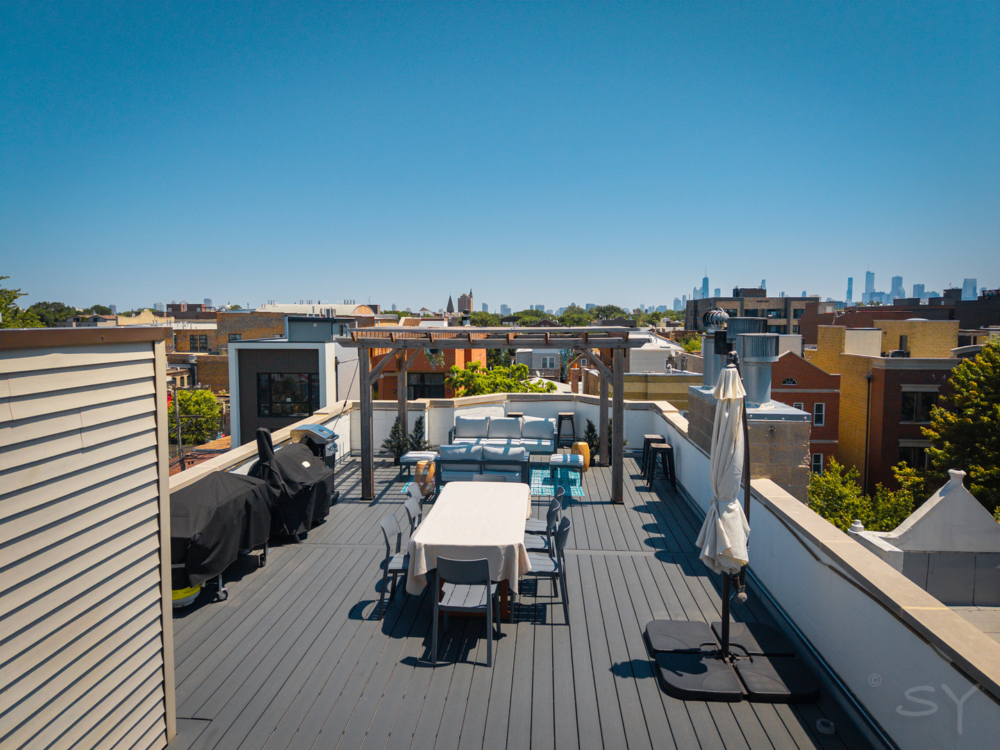1536 N Artesian Avenue Unit: 3