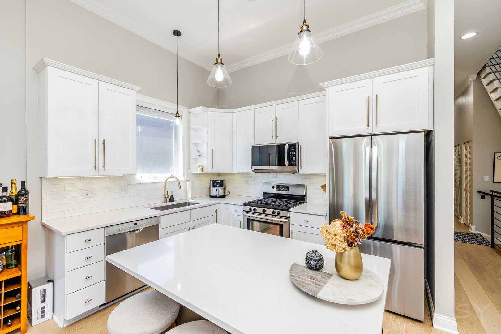 1536 N Artesian Avenue Unit: 3