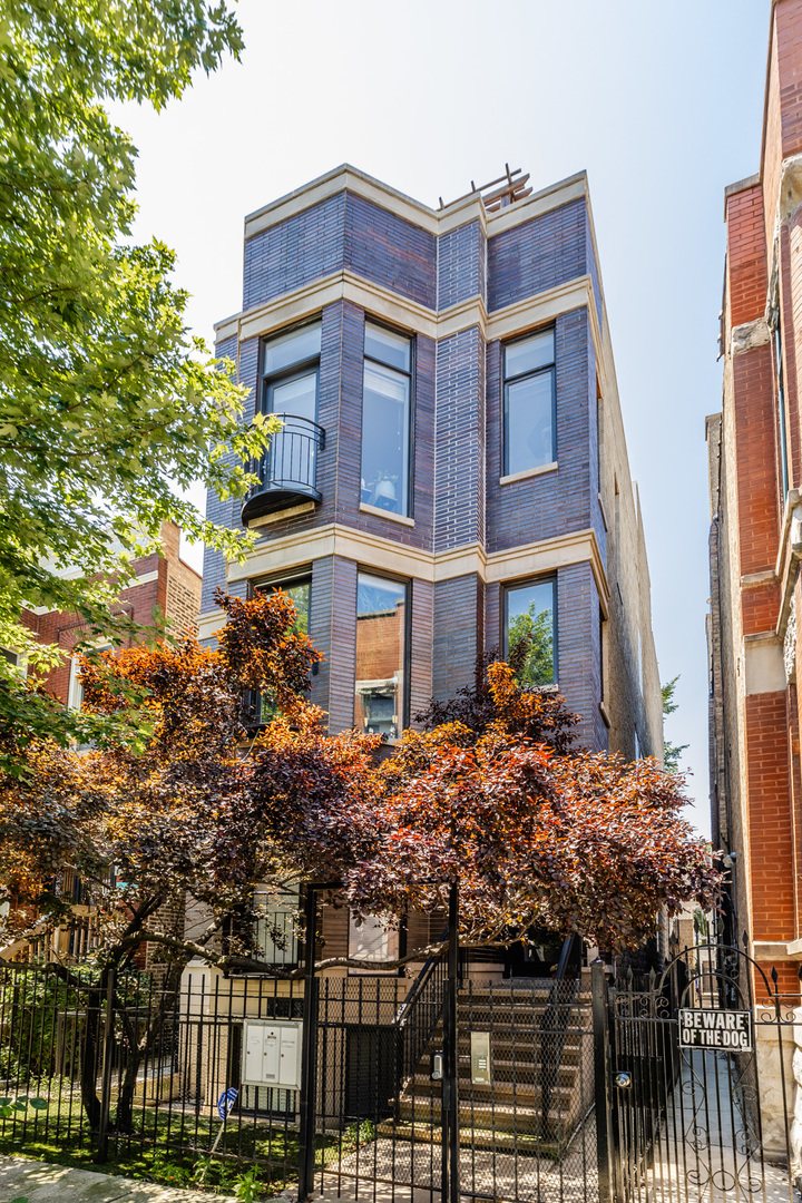 1536 N Artesian Avenue Unit: 3