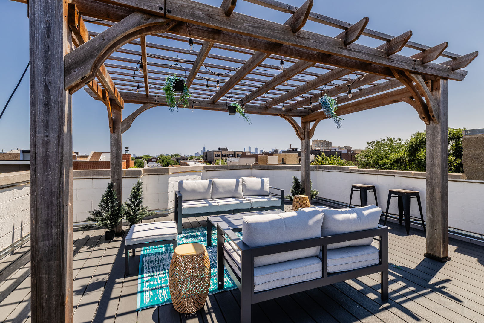 1536 N Artesian Avenue Unit: 3