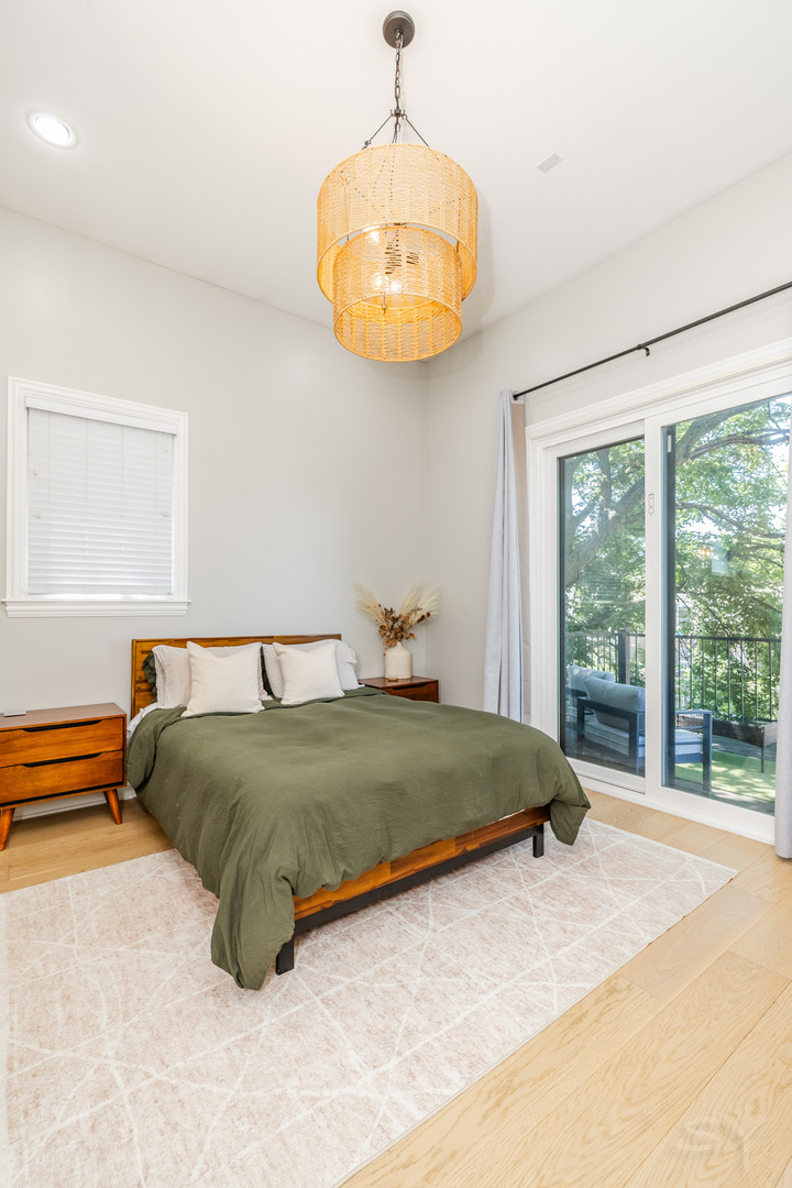 1536 N Artesian Avenue Unit: 3