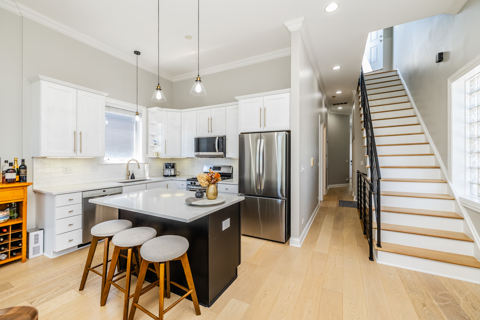 1536 N Artesian Avenue Unit: 3