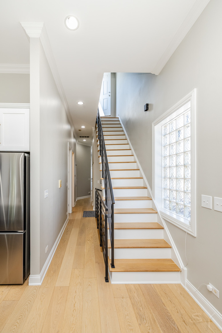 1536 N Artesian Avenue Unit: 3