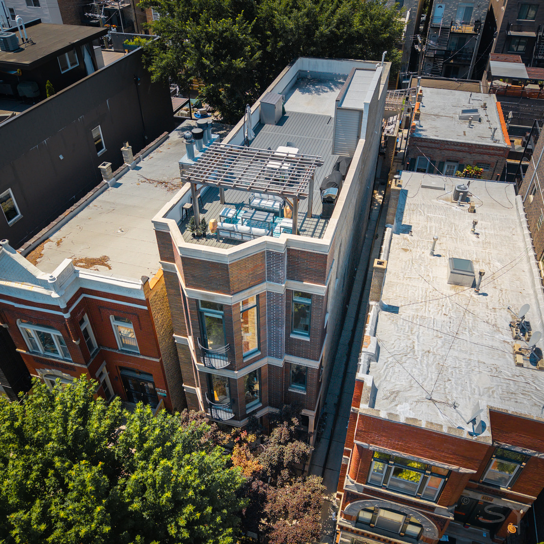 1536 N Artesian Avenue Unit: 3