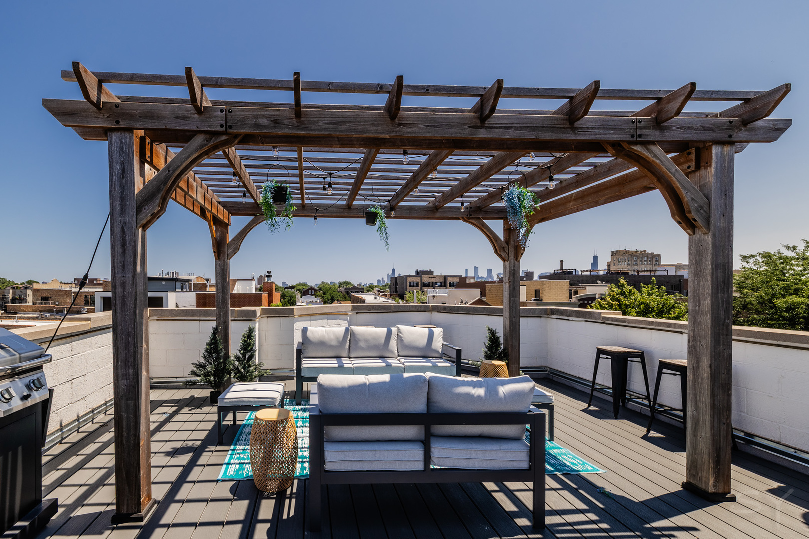 1536 N Artesian Avenue Unit: 3