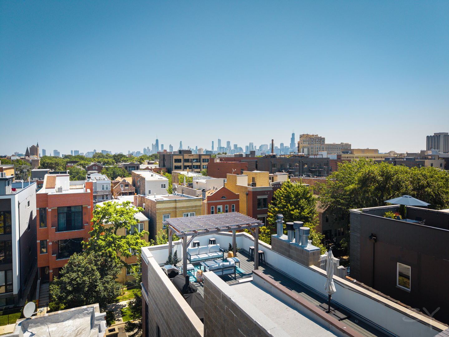 1536 N Artesian Avenue Unit: 3