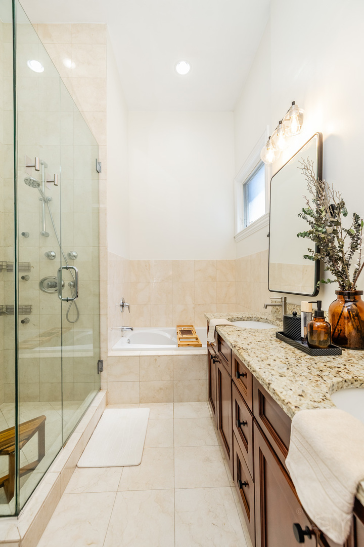 1536 N Artesian Avenue Unit: 3