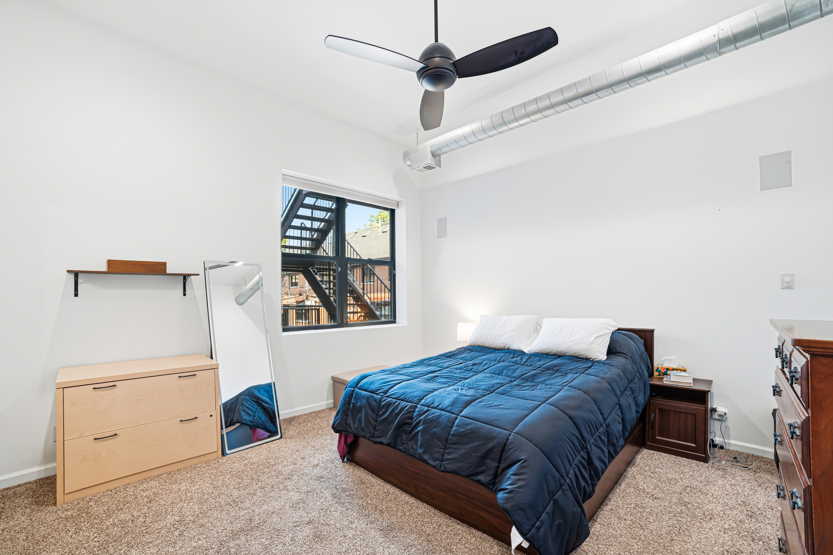 1525 N MILWAUKEE Avenue Unit: 2R