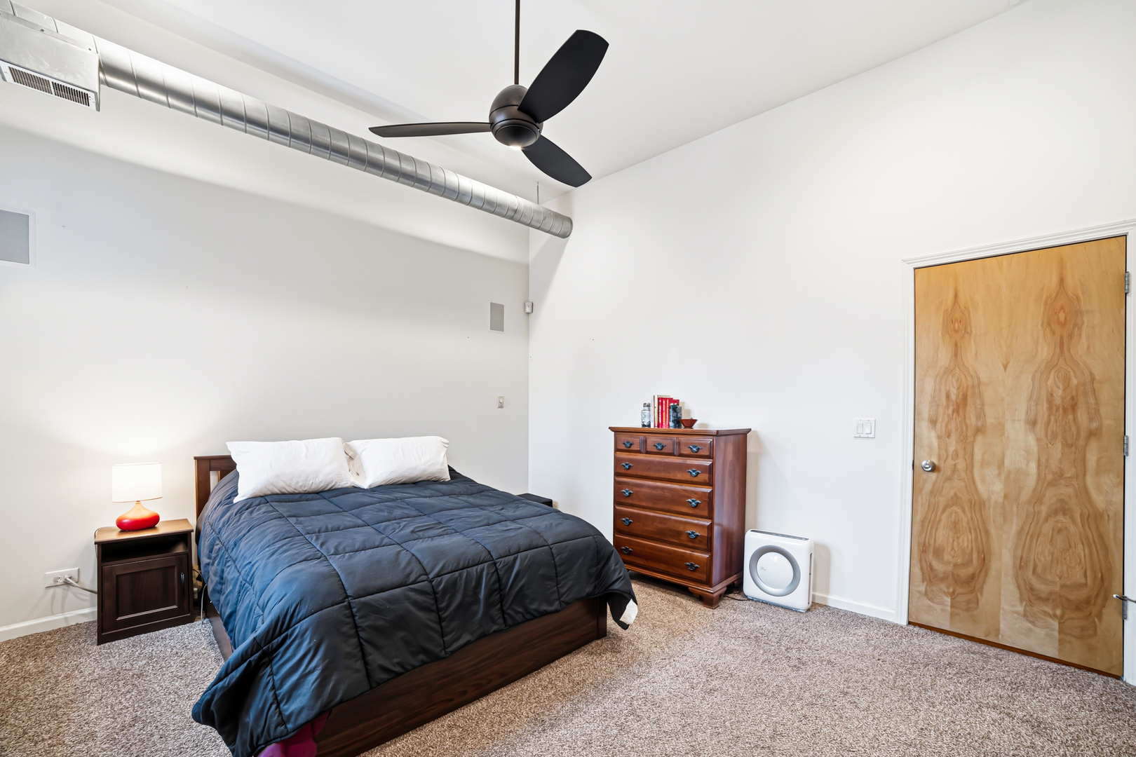 1525 N MILWAUKEE Avenue Unit: 2R