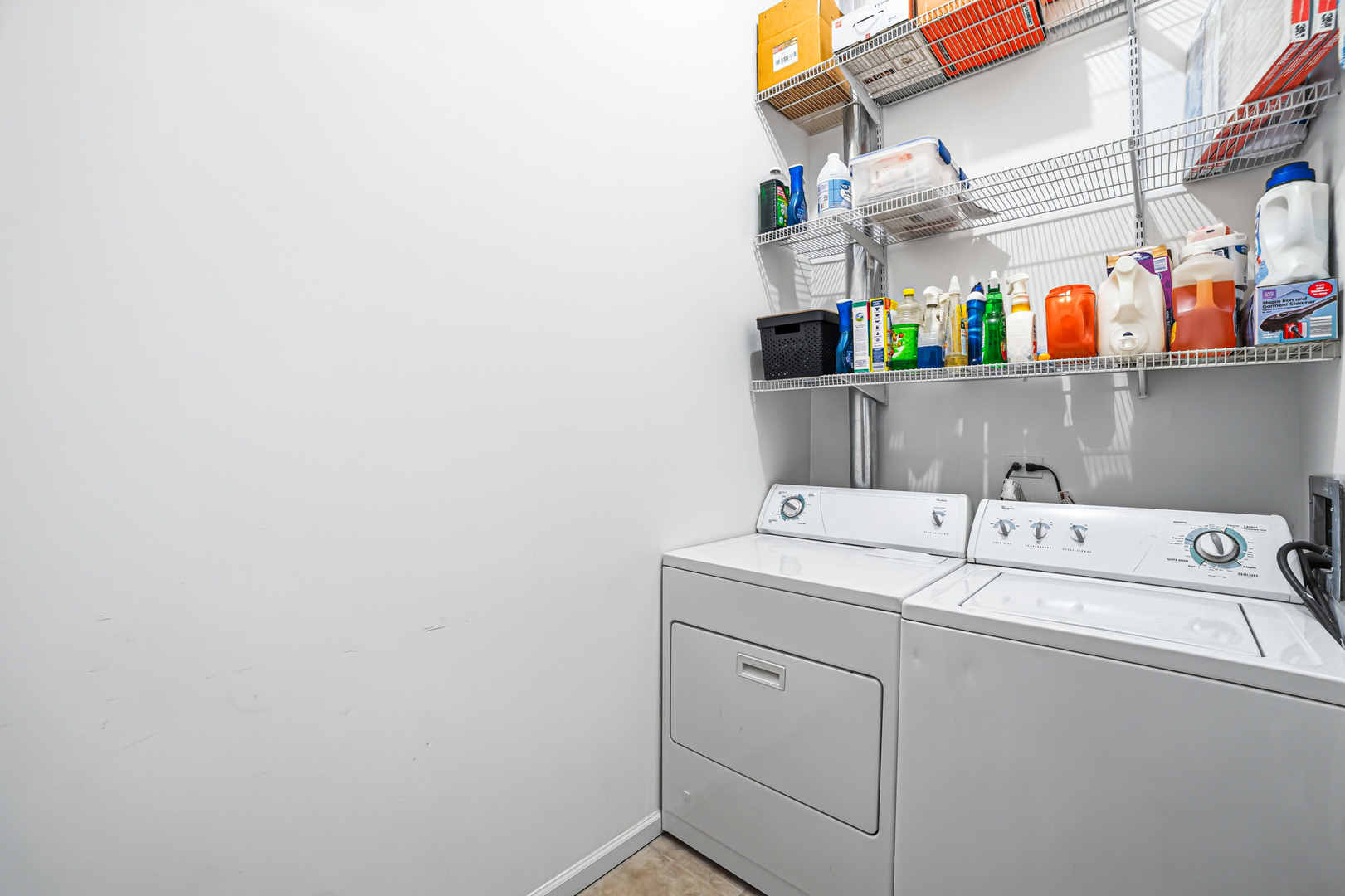 1525 N MILWAUKEE Avenue Unit: 2R