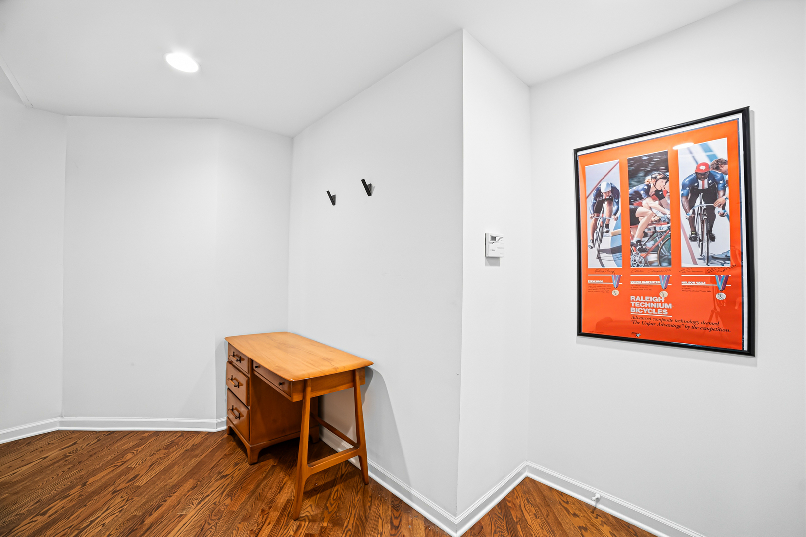 1525 N MILWAUKEE Avenue Unit: 2R