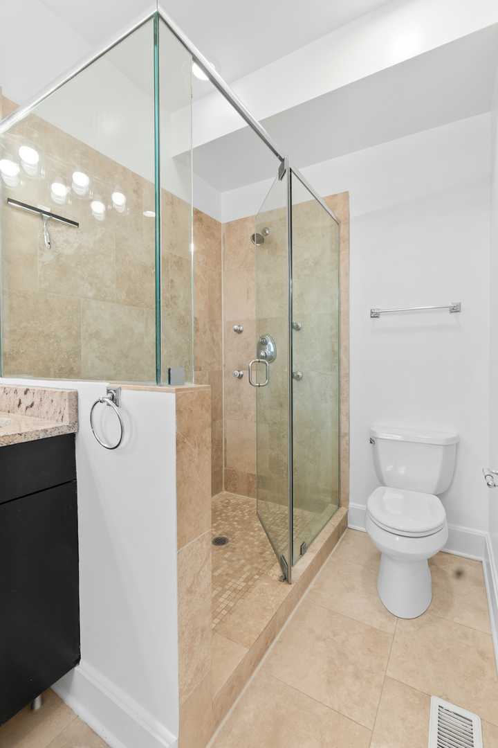 3416 N Sheffield Avenue Unit: 2