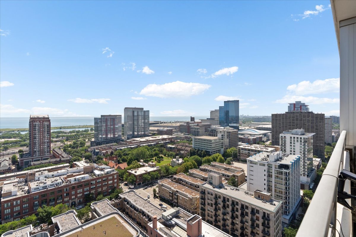 1720 S Michigan Avenue Unit: 2503