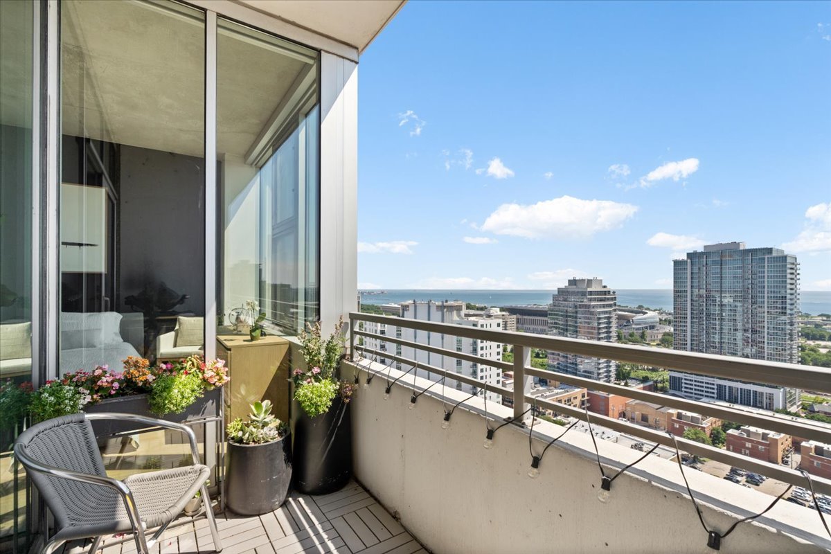 1720 S Michigan Avenue Unit: 2503