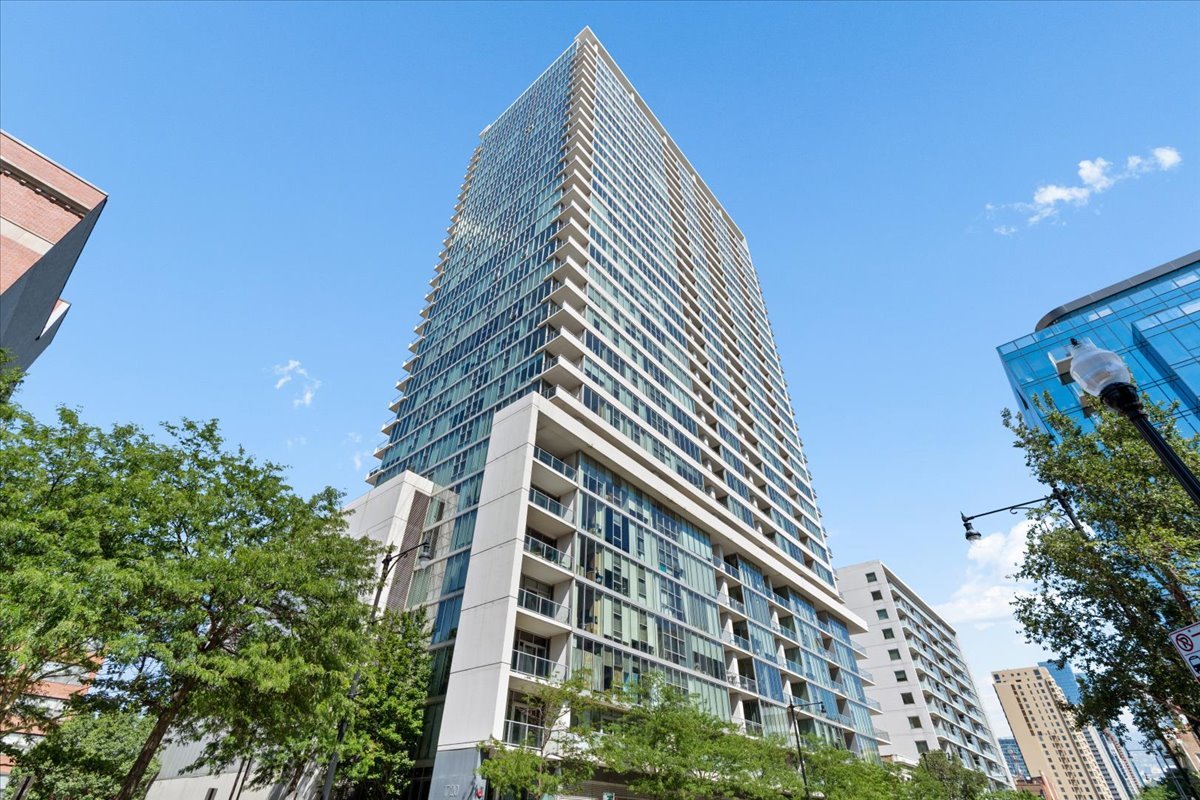 1720 S Michigan Avenue Unit: 2503