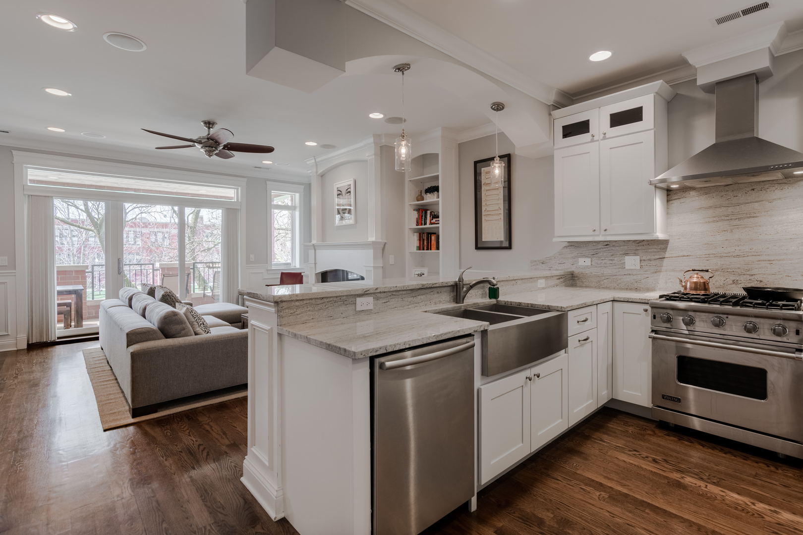 3315 N Seminary Avenue Unit: 2