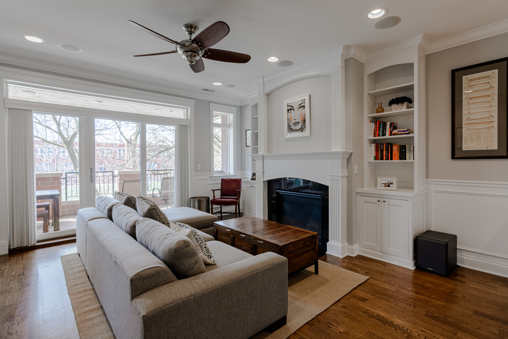 3315 N Seminary Avenue Unit: 2
