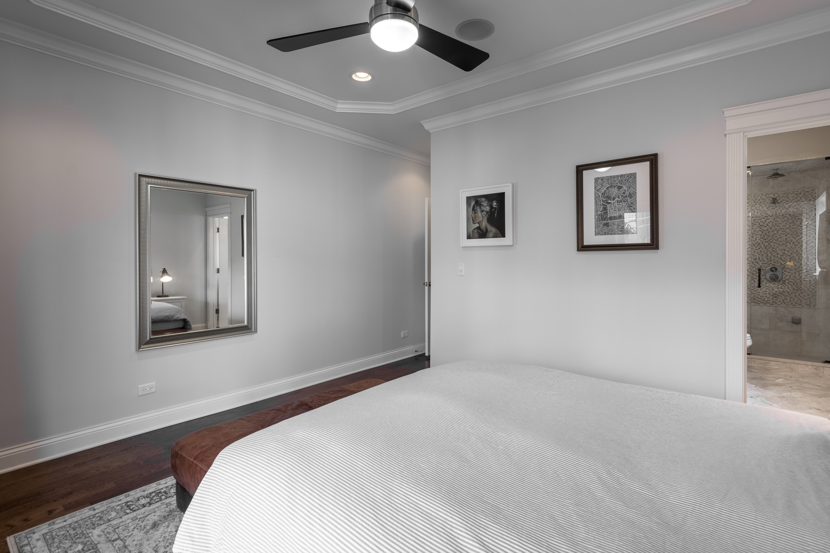 3315 N Seminary Avenue Unit: 2