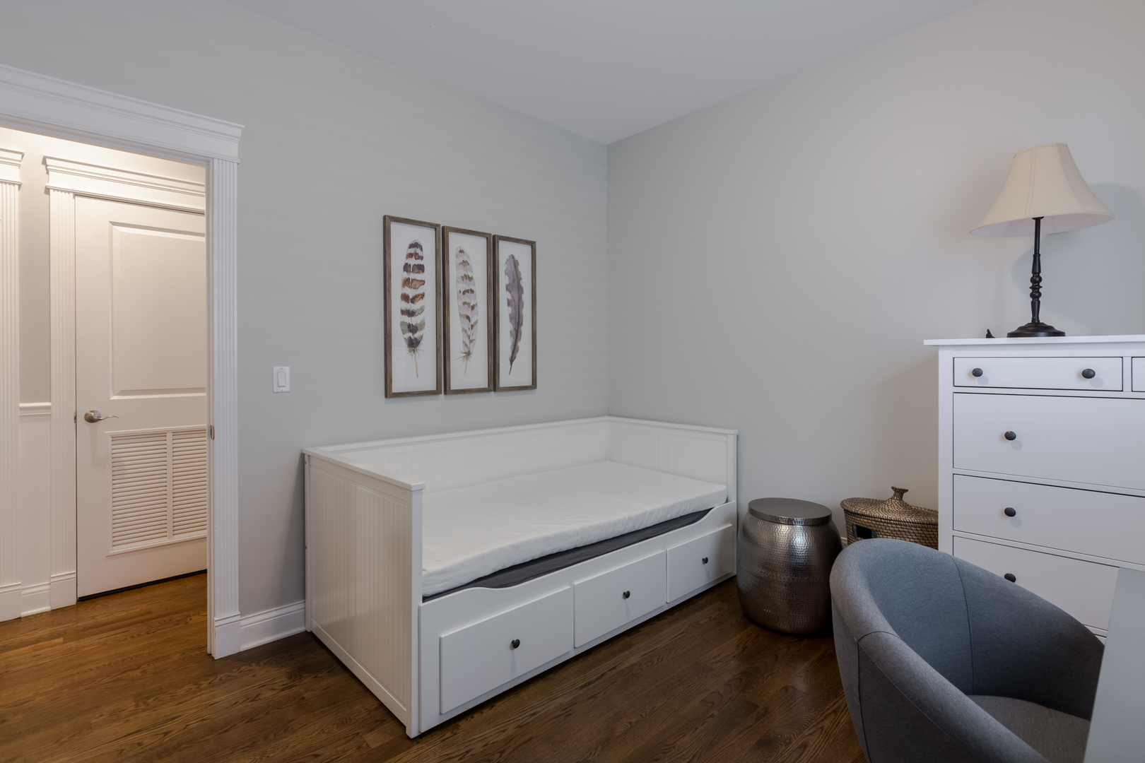 3315 N Seminary Avenue Unit: 2