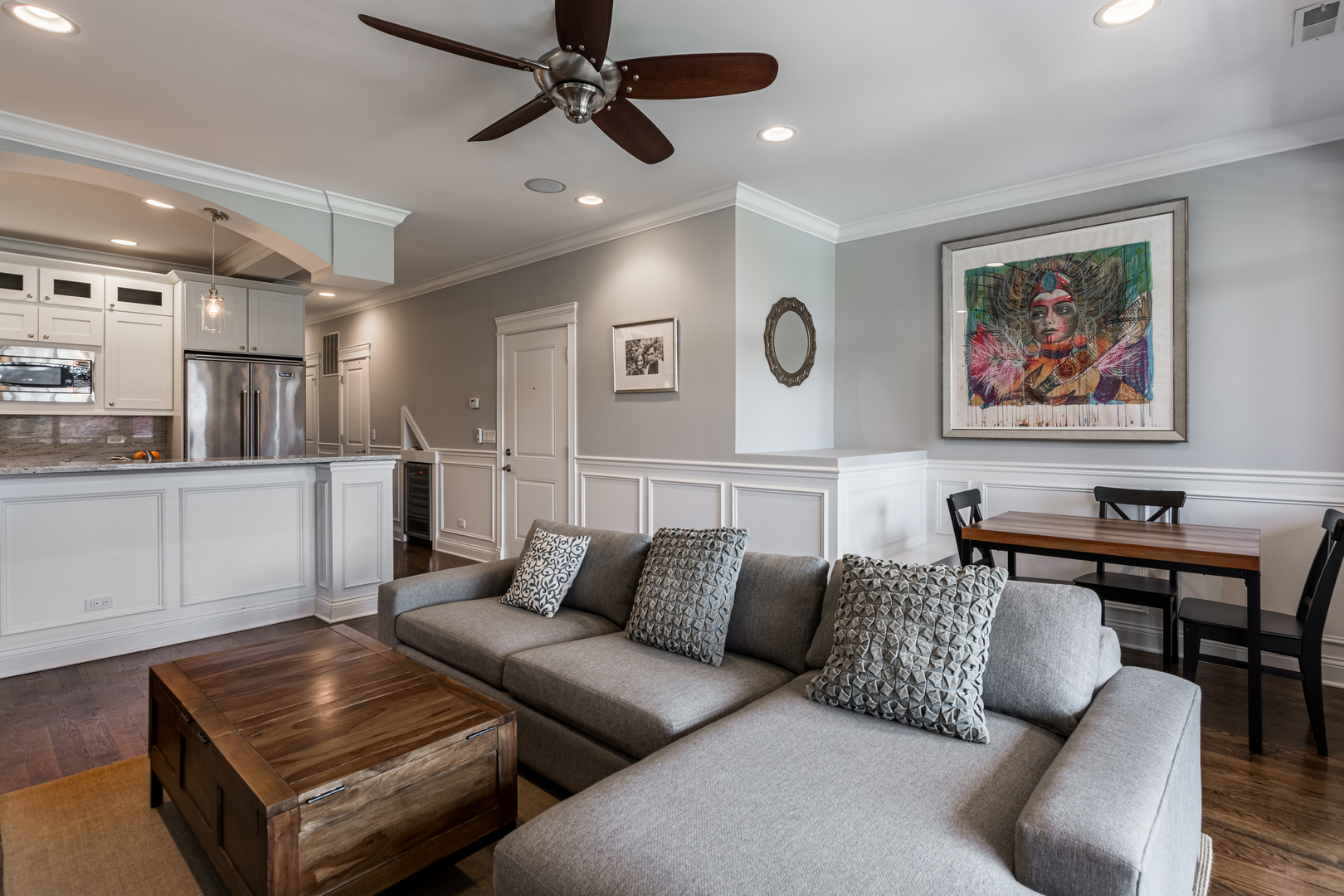 3315 N Seminary Avenue Unit: 2