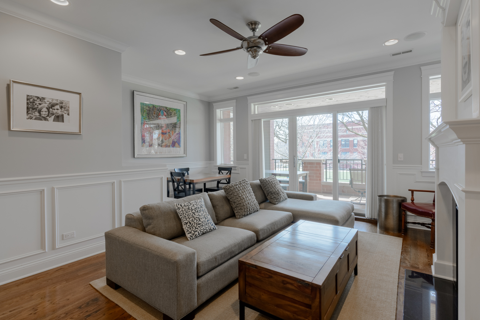 3315 N Seminary Avenue Unit: 2