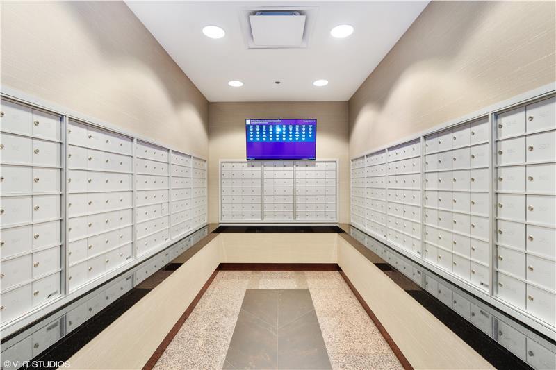 33 W Ontario Street Unit: 38F