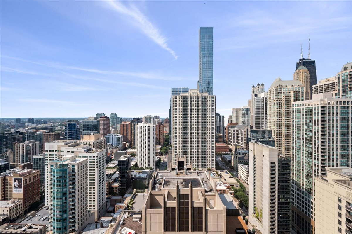 33 W Ontario Street Unit: 38F