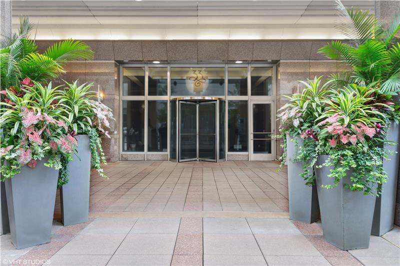 33 W Ontario Street Unit: 38F