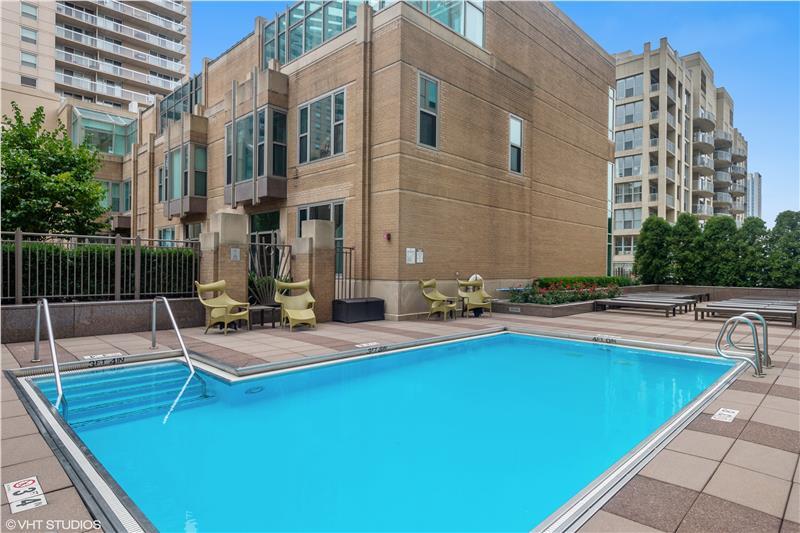 33 W Ontario Street Unit: 38F