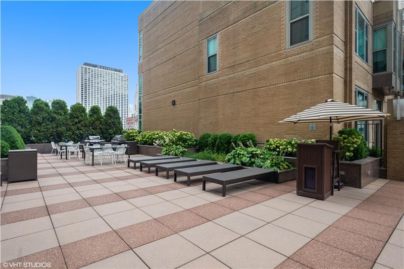 33 W Ontario Street Unit: 38F