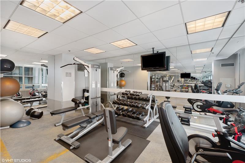 33 W Ontario Street Unit: 38F